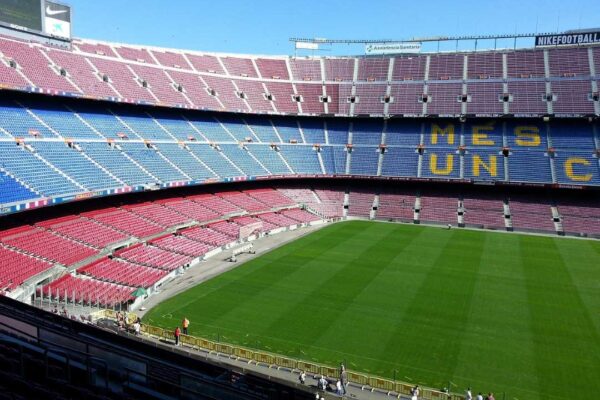 Mengunjungi Camp Nou: Surga bagi Penggemar Sepak Bola di Barcelona