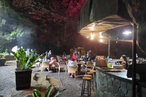 Restoran Unik dengan Konsep Anti-Mainstream yang Lagi Viral di 2025