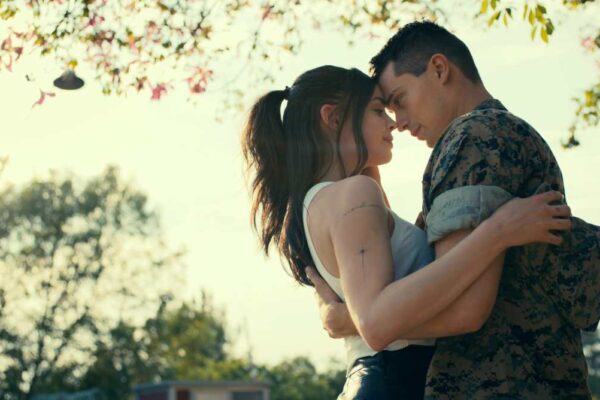 7 Film Romance Paling Populer di Netflix dan Disney+ Tahun Ini